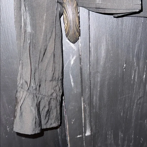 ANDREE BY UNIT Black Ruffled Blouse - Picture 3 of 9